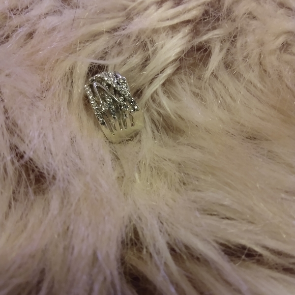 Ring - Picture 2 of 3